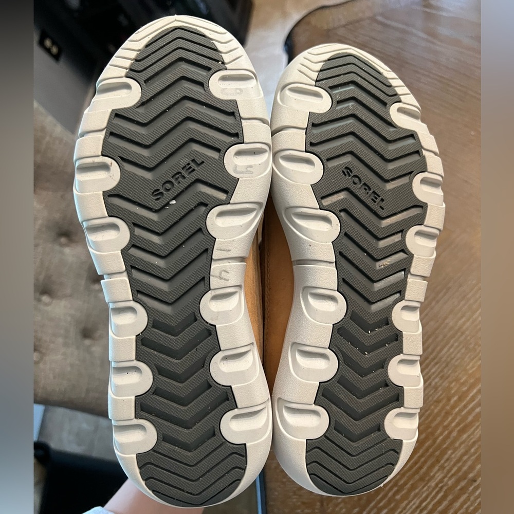Sorel Tan and Gray Women's Lace-Up Casual Boots - Picture 7 of 13
